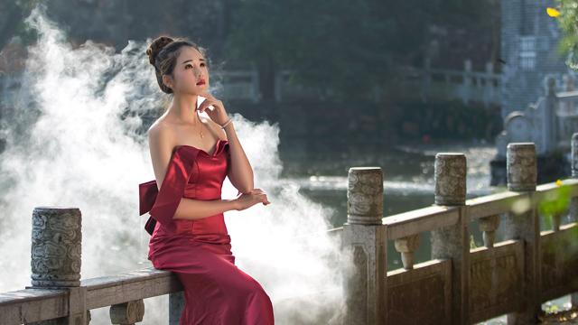 发财树叶子干枯掉落是怎么回事(发财树叶子卷曲干枯怎么回事？)