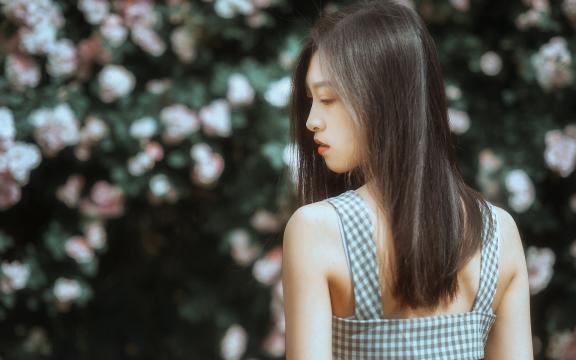 一个鸡蛋多少克蛋清(一个鸡蛋平均多重？其中蛋皮、蛋黄、蛋清各多少？)
