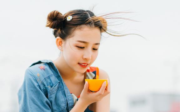 绝佳搭档！红萝卜配什锦蔬菜让你养颜健康